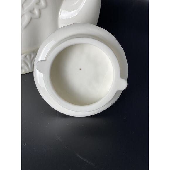 Discontinued Lenox Butler’s Pantry Garden Party Figural TEAPOT w/Lid 6.5”x 7.5” - Picture 7 of 12